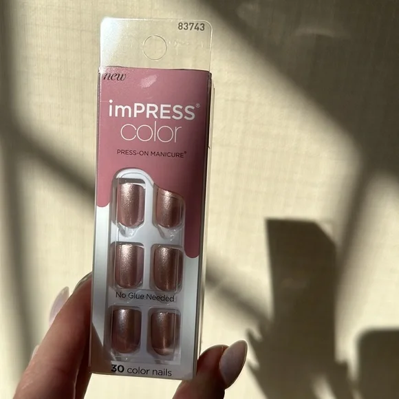 Kiss Press on Nails 4 pack New